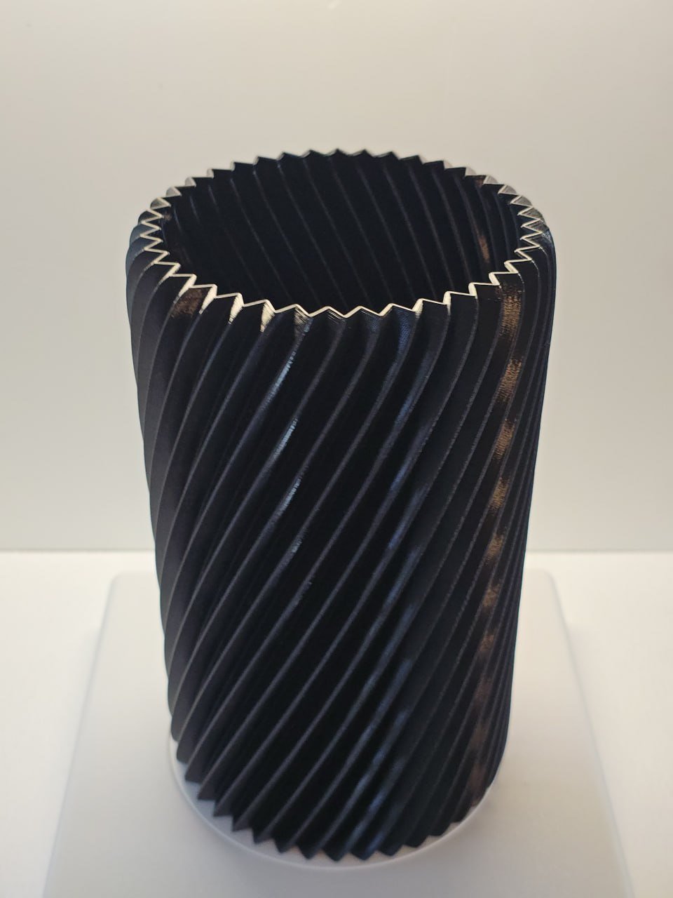custom 3D printed vase Miami — Vase, Cylindrical object, Vase or decorative container, cylinder, Lamp (photo 5)