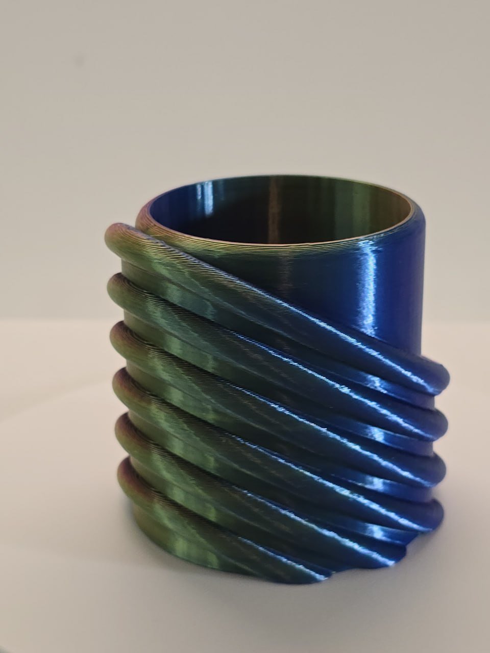 custom 3D printed planters Miami — Cylindrical container with spiral design, Cylindrical object, Plant Pot, planter, Planter, cylindrical object (photo 2)