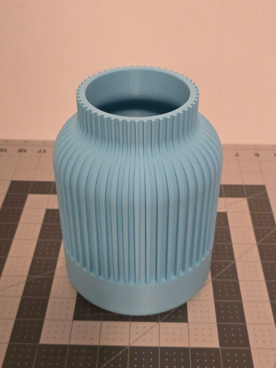 custom 3D printed vase Miami — Vase