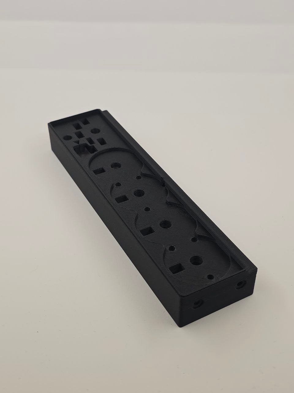 custom 3D printed electronics enclosure Miami — rectangular housing, Rectangular component, Mounting or housing plate, Outlet strip housing, Electrical component housing, Enclosure or Mounting Bracket (photo 4)